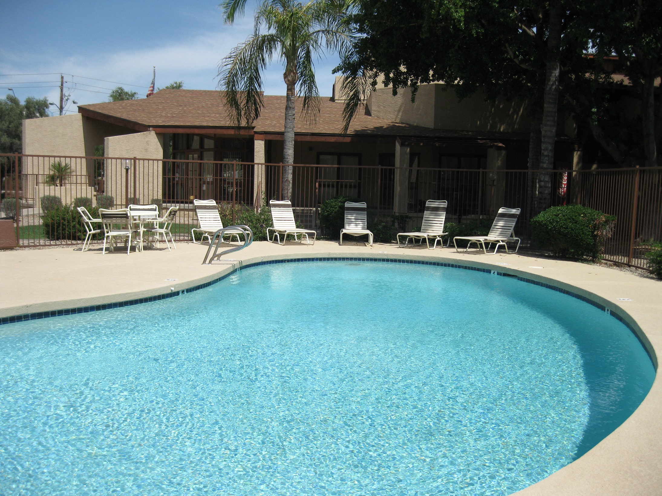 Dunlap & Magee Sand Dollar Apartments