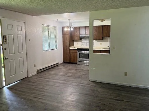 2124 East 7th Avenue 2 Beds House for Rent - Photo Gallery 7