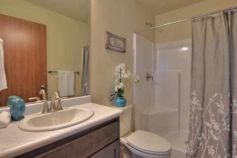 13905 East Broad Lane 3 Beds Apartment for Rent