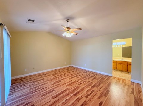 1013 Deerfield Ct. 3 Beds Apartment for Rent