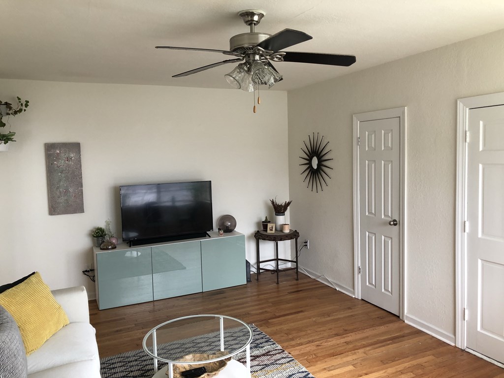 Source URL: https://medialibrarycf.entrata.com/12530/MLv3/3/27/2022/2/24/4298/5ed13914ab0b31.90867065641.jpg