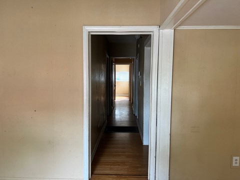the hallway to the beach from the living room