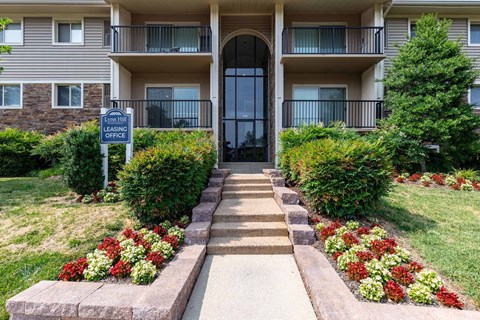 416-201 Hillview Drive 1-3 Beds Apartment for Rent