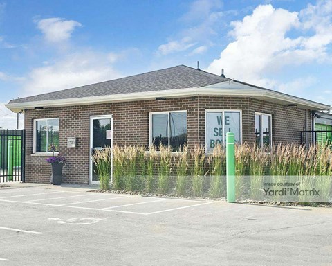 Storage Units for Rent available at 5141 16Th Ave SW, Cedar Rapids, IA 52404