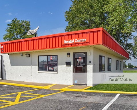 Storage Units for Rent available at 1920 North Green River Road, Evansville, IN 47715