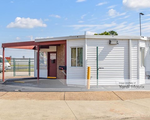 Storage Units for Rent available at 5061 Oak Grove Road, Evansville, IN 47715