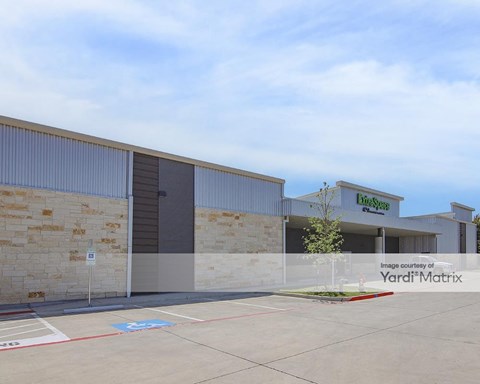 Storage Units for Rent available at 4020 East Highway 287, Midlothian, TX 76065