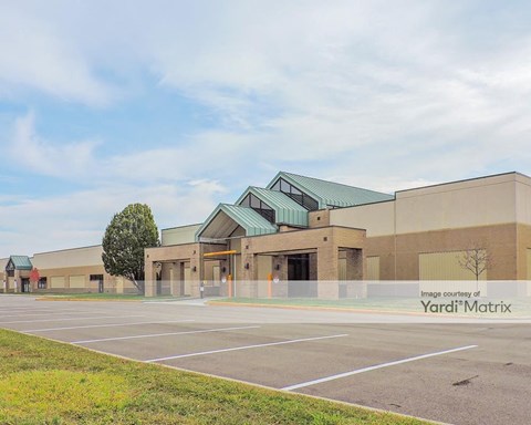 Storage Units for Rent available at 400 Fountain Lakes Blvd, St. Charles, MO 63301