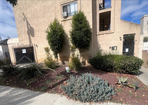 1045 Grand Avenue 2 Beds Apartment for Rent