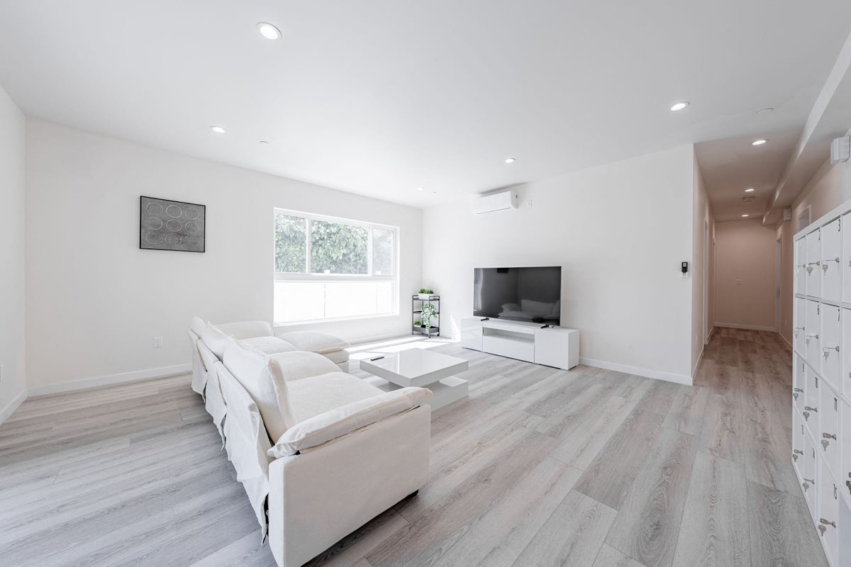1597 W 35th Pl Rentals - Los Angeles