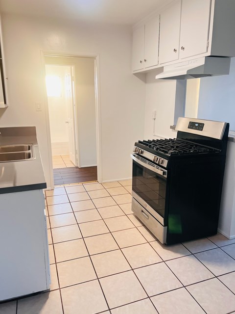 1772 Orizaba Avenue 1-2 Beds Apartment for Rent - Photo Gallery 11