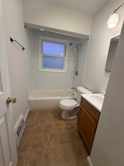 301 E Fourth Street 2 Beds Apartment for Rent