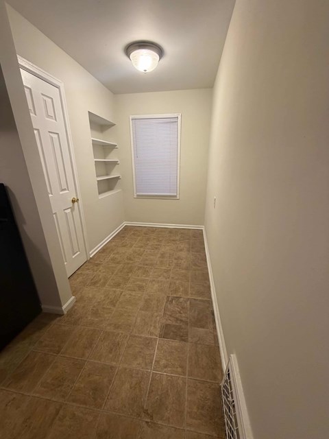 301 E Fourth Street 2 Beds Apartment for Rent