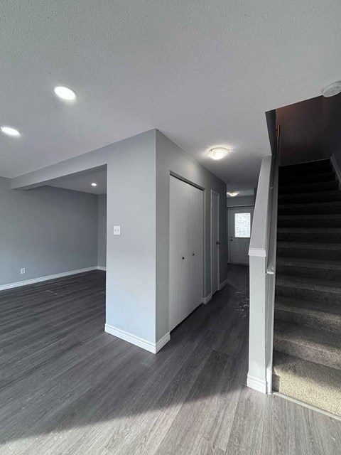 6-595 Third St 3 Beds Apartment for Rent