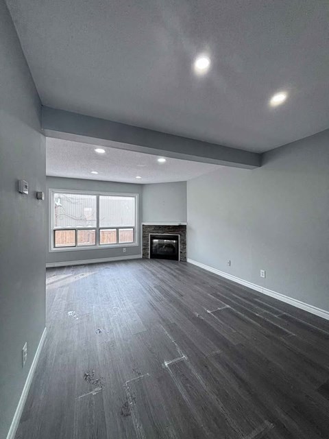 6-595 Third St 3 Beds Apartment for Rent