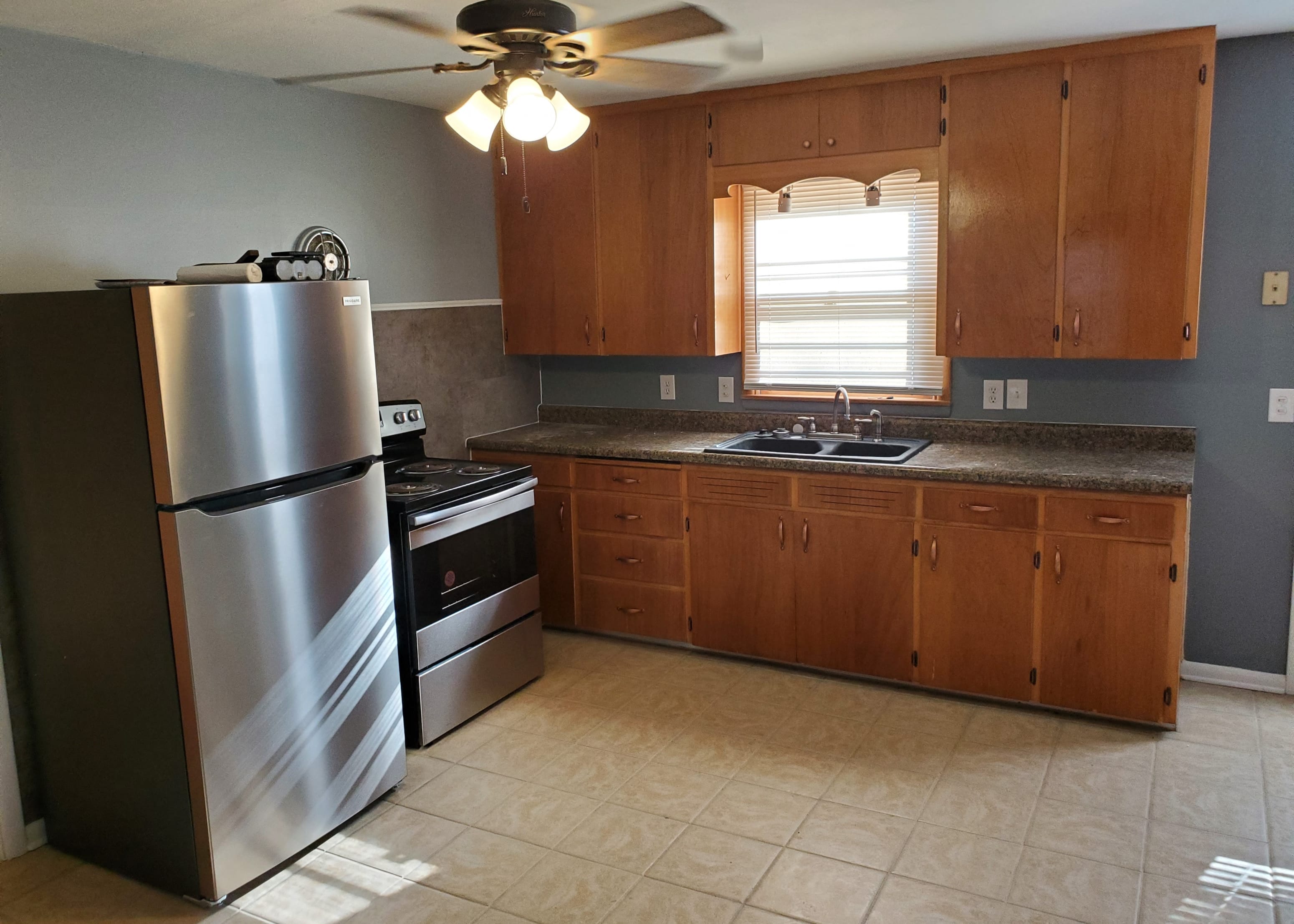 402 Flora 3 Beds House for Rent - Photo gallery 3