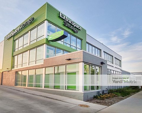 Storage Units for Rent available at 2850 North Ashland Avenue, Chicago, IL 60657