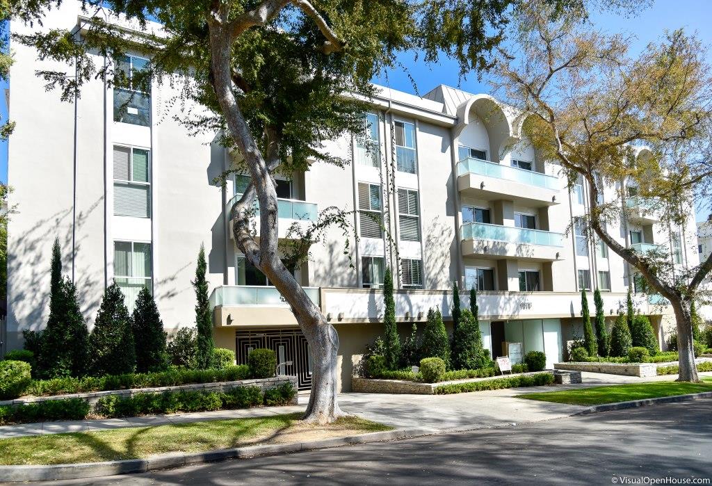 the building in which the apartment is located