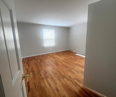 37 Kings Cross Drive 4 Beds Apartment for Rent
