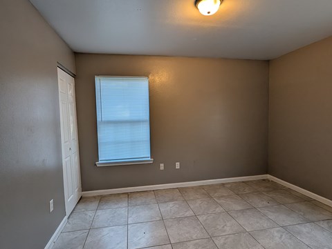 2909 57Th Avenue 3 Beds Apartment for Rent