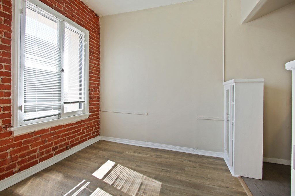 Source URL: https://medialibrarycf.entrata.com/2342/MLv3/3/27/2024/01/22/094913/65ae9c8083e2f9.04073950484.jpg