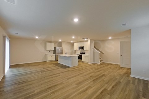 118 Inez Ave 4 Beds Apartment for Rent