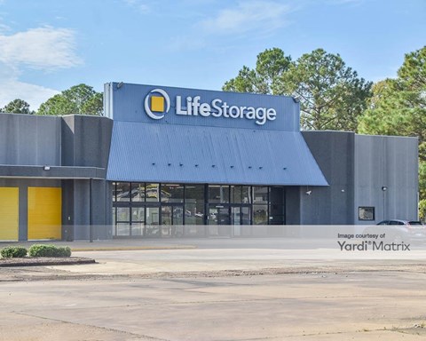 Storage Units for Rent available at 2650 East South Blvd, Montgomery, AL 36116