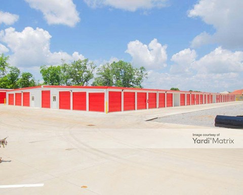 Storage Units for Rent available at 1245 Rossview Road, Clarksville, TN 37043