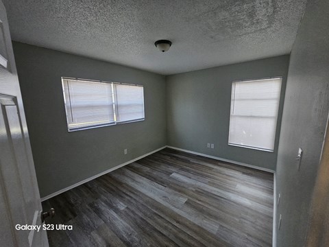 A room with Galaxy S23 Ultra written on it.