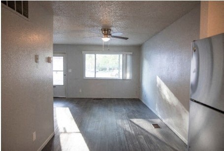 1000 W Lincoln Ave 1-3 Beds Apartment for Rent - Photo Gallery 4