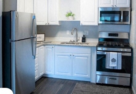 1000 W Lincoln Ave 1-3 Beds Apartment for Rent - Photo Gallery 2