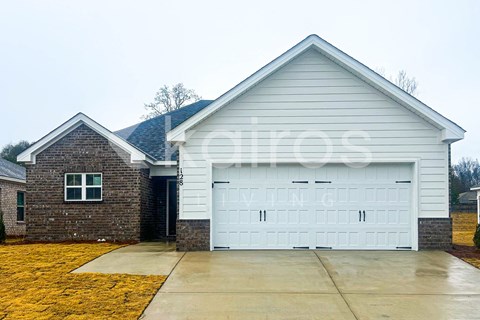 128 Denise Dr 3 Beds Apartment for Rent