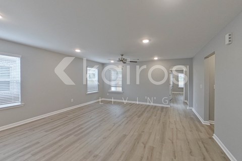 128 Denise Dr 3 Beds Apartment for Rent