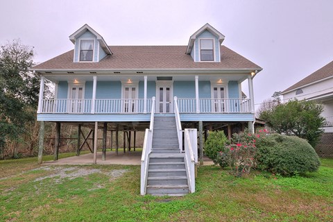 217 Nunez Road 4 Beds Apartment for Rent