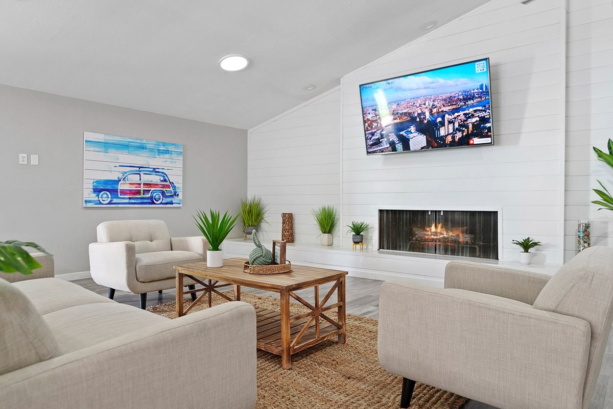 MadEry Apartments