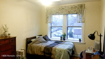 1400-12 N. Honore St. Studio-2 Beds Apartment for Rent - Photo Gallery 3