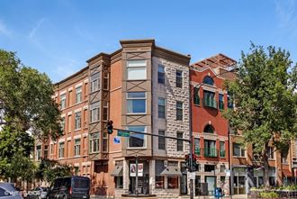 1756 W. Division St. 3 Beds Apartment for Rent - Photo Gallery 1