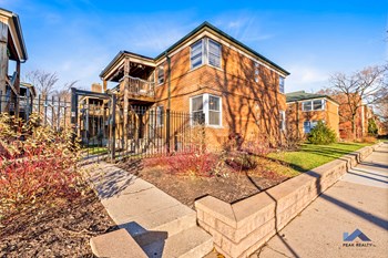 2104-24 W. Farragut Ave. 1 Bed Apartment for Rent - Photo Gallery 2