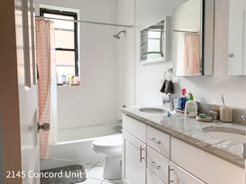 2133-45 W. Concord Pl. 2-3 Beds Apartment for Rent - Photo Gallery 6