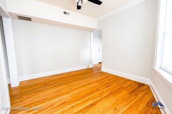 2311 W. Giddings St. 1-2 Beds Apartment for Rent - Photo Gallery 6