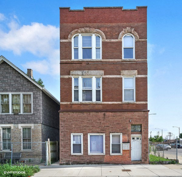 2357 W. Ohio St. 2-3 Beds Apartment for Rent - Photo Gallery 1