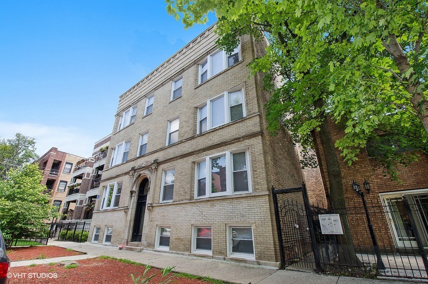 Oakwood Shores Apartments*, 3859 South Vincennes Avenue, Chicago, IL RENTCafé