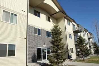 4270 University Avenue 1-3 Beds Apartment for Rent - Photo Gallery 5