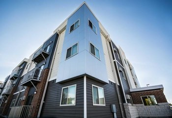 Mcenroe Place I Apartments 3920 Garden View Drive Grand Forks Nd Rentcafe