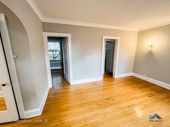 4535-45 N. Hamilton Ave. 1 Bed Apartment for Rent - Photo Gallery 5