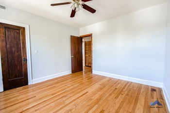 5348-56 N. Wolcott Ave. Studio-2 Beds Apartment for Rent - Photo Gallery 6