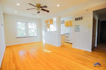 5348-56 N. Wolcott Ave. Studio-2 Beds Apartment for Rent - Photo Gallery 2