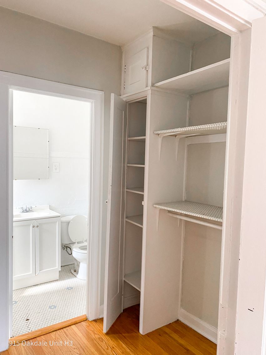 911 W. Oakdale Ave. Rentals Chicago, IL RentCafe