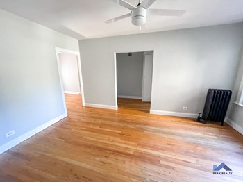 911 W. Oakdale Ave. Studio-1 Bed Apartment for Rent - Photo Gallery 5