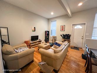 1406 W. Superior St. 2-4 Beds Apartment for Rent - Photo Gallery